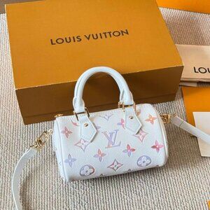 Classic Louis Vuitton Bag: A Stylish and Versatile Choice for Elegance